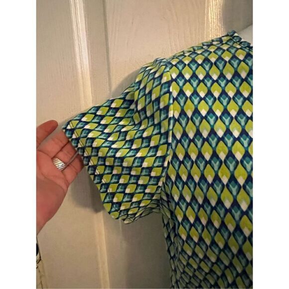 Kim Rogers Top.Green and Yellow. Keyhole neck. Size Medium - Picture 4 of 5